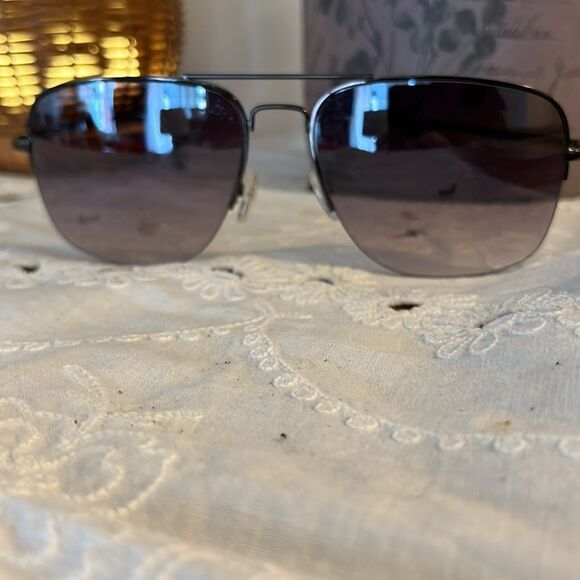Joe Fresh NWOT aviator sunglasses - Picture 3 of 3
